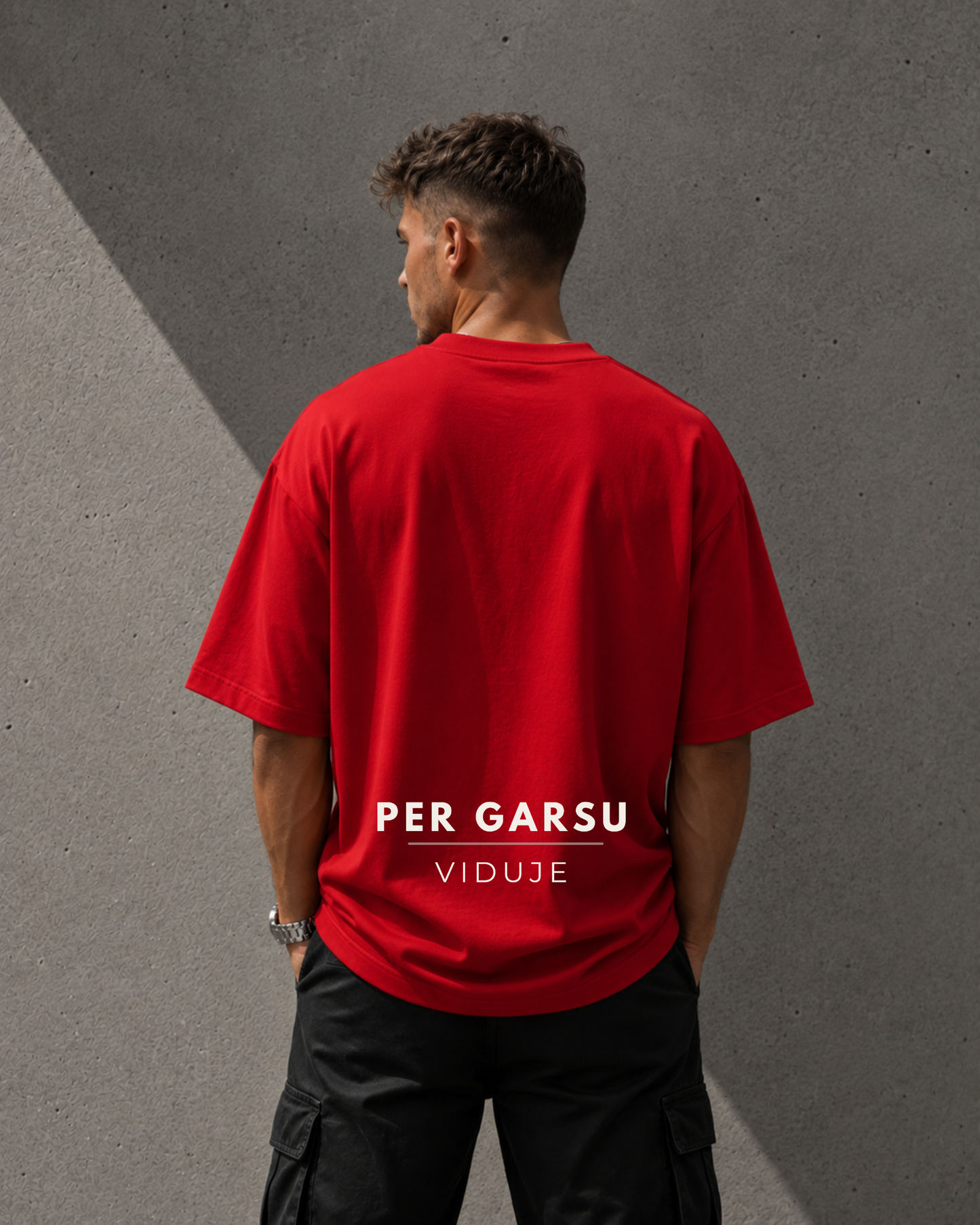 Oversized marškinėliai "Per garsu"