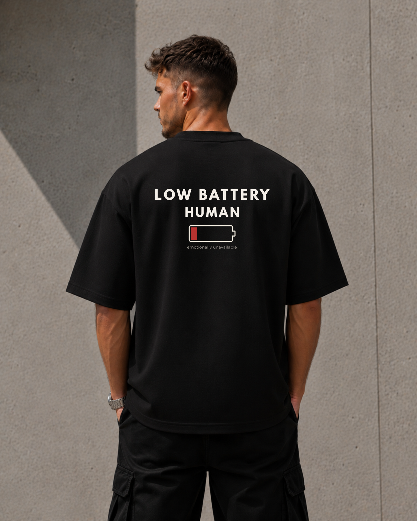 Oversized marškinėliai "Low Battery"