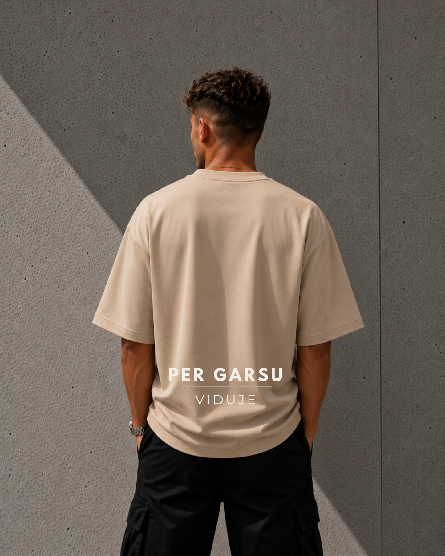 Oversized marškinėliai "Per garsu"