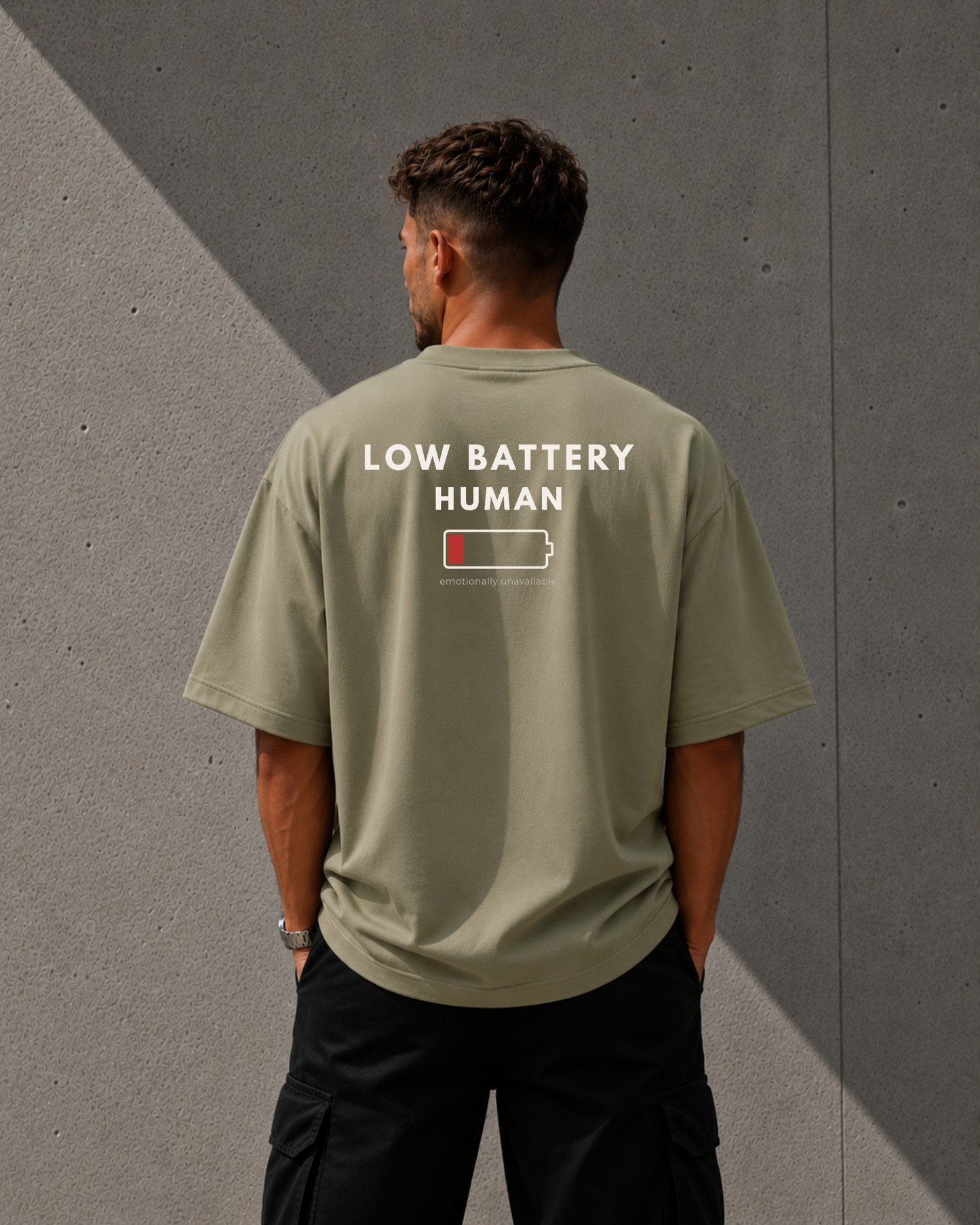 Oversized marškinėliai "Low Battery"