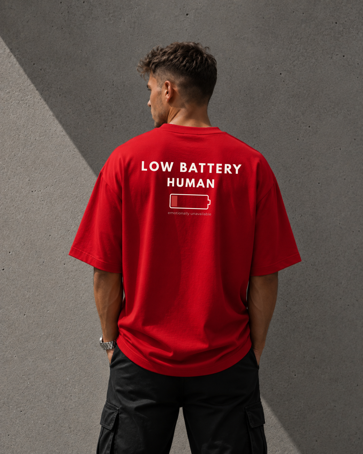 Oversized marškinėliai "Low Battery"