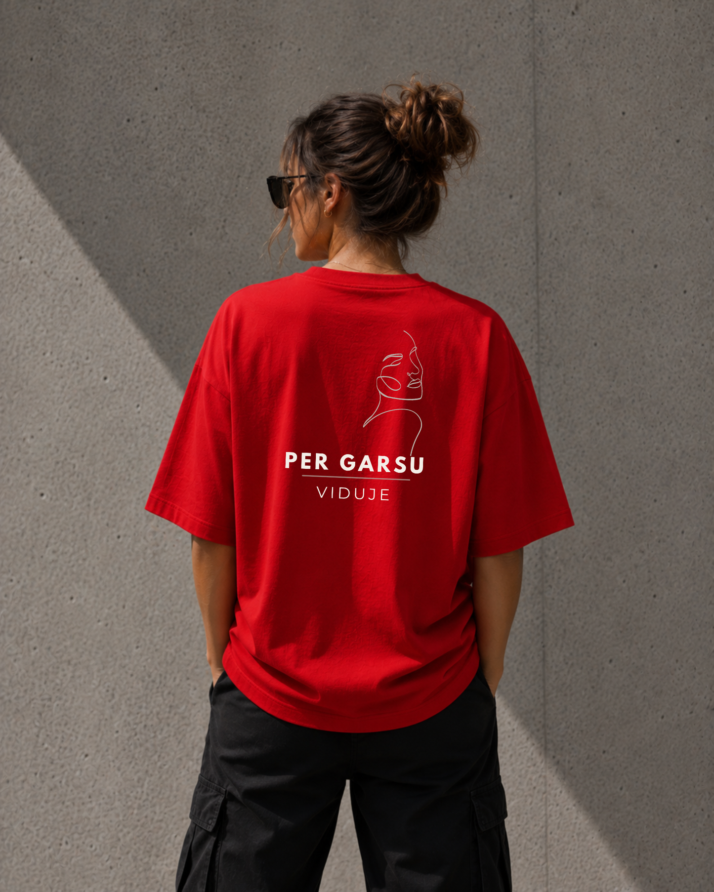 Oversized marškinėliai "Per garsu viduje"