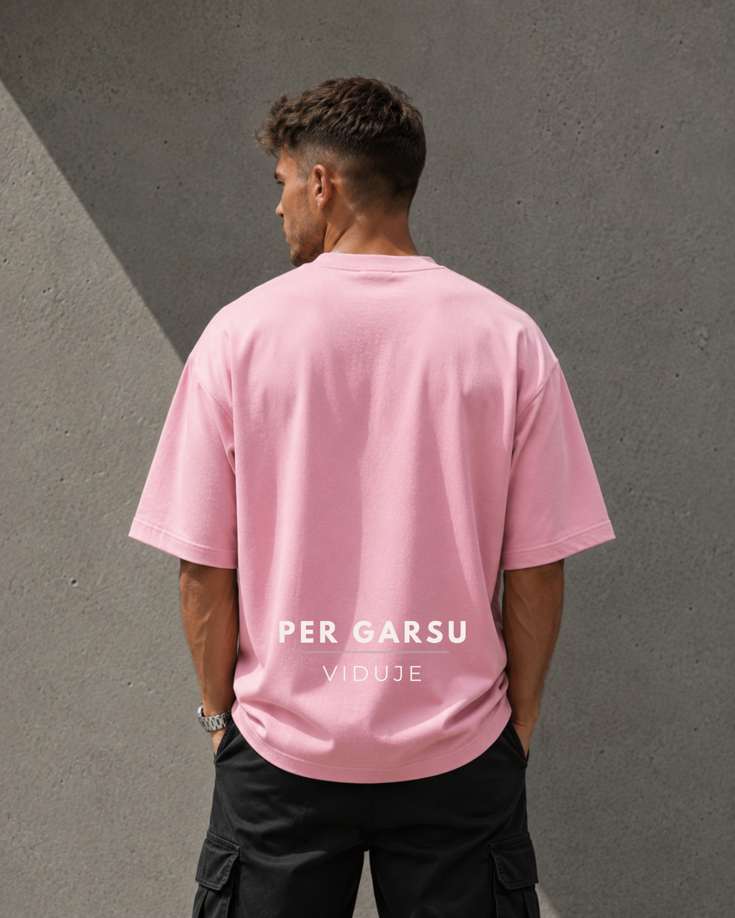 Oversized marškinėliai "Per garsu"